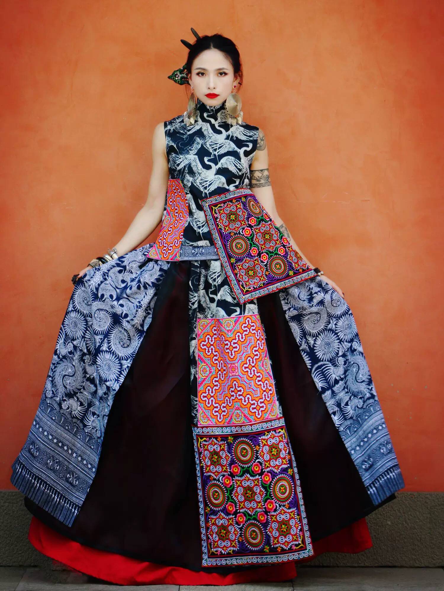 Ethnic Clothing & Online Fashion Store Khaadi Pk - Tradycyjne stroje dziewczęce Miaojiang, haftowane kieszenie
