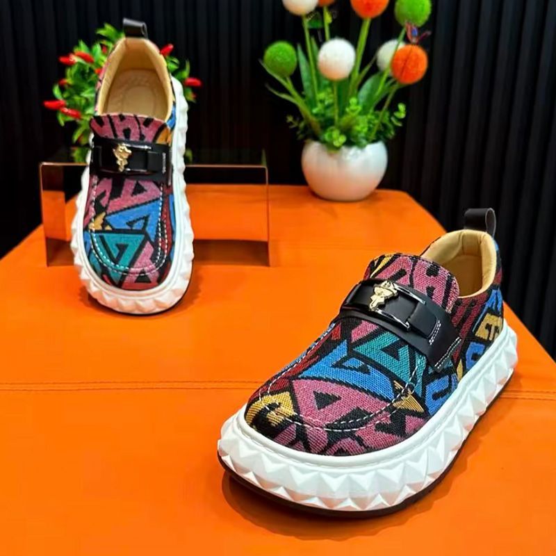 Męskie buty z etnicznymi wzora – Ethnic Fashion Walk recenzja i cena